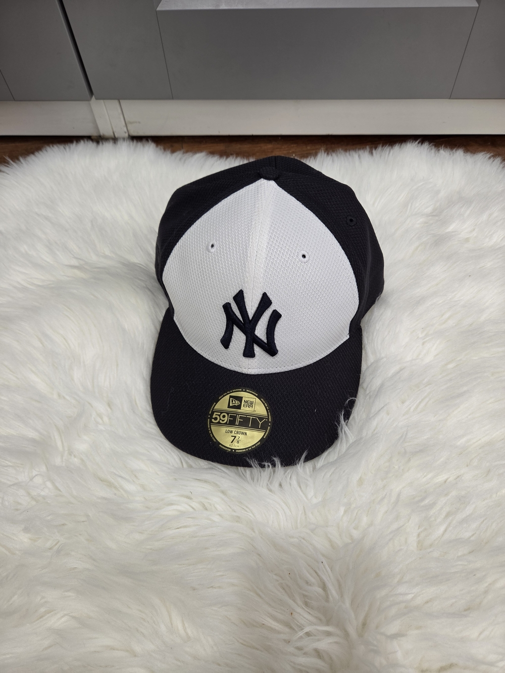 New York Yankees 59FIFTY Two-Tone Black & White Cap